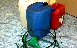 Brudna woda zamiast oleju Brudna woda zamiast oleju